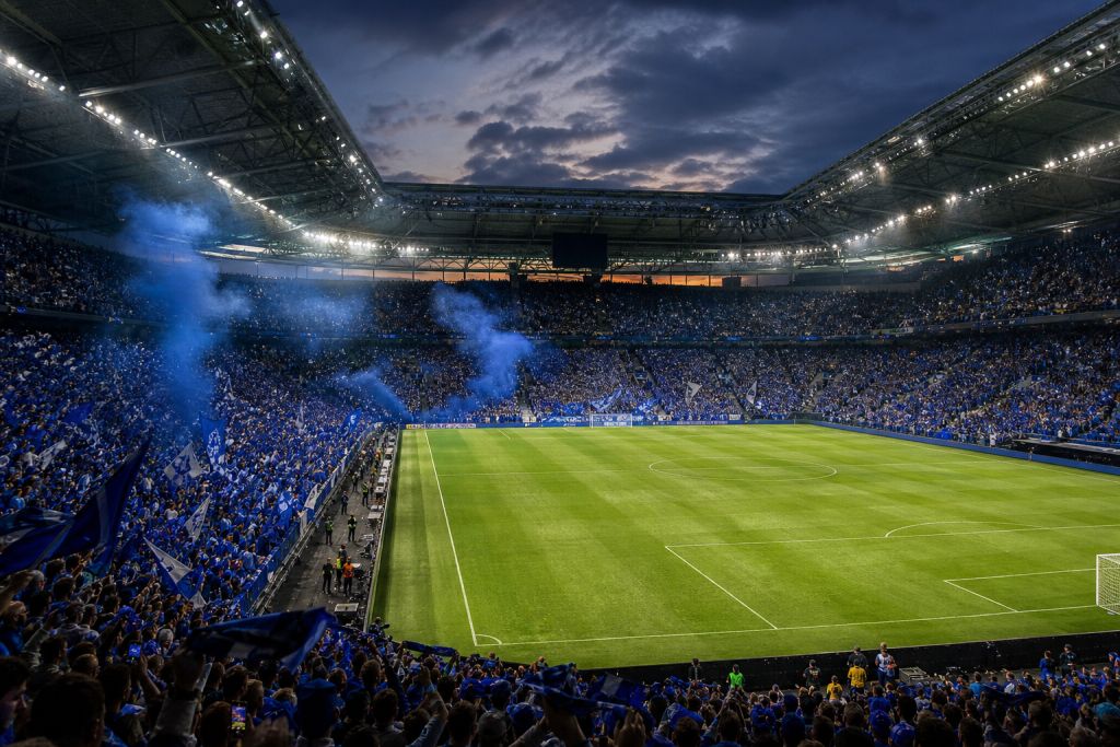 Egy óra alatt elfogyott a Veltins-Arena – 1204 nap után tér vissza a Schalke a Bundesligába