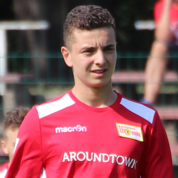 Fisnik Asllani